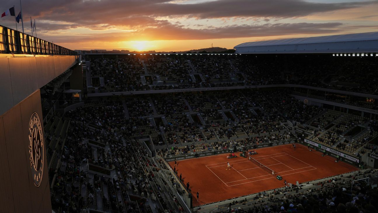 French Open sticking to men's matches at night