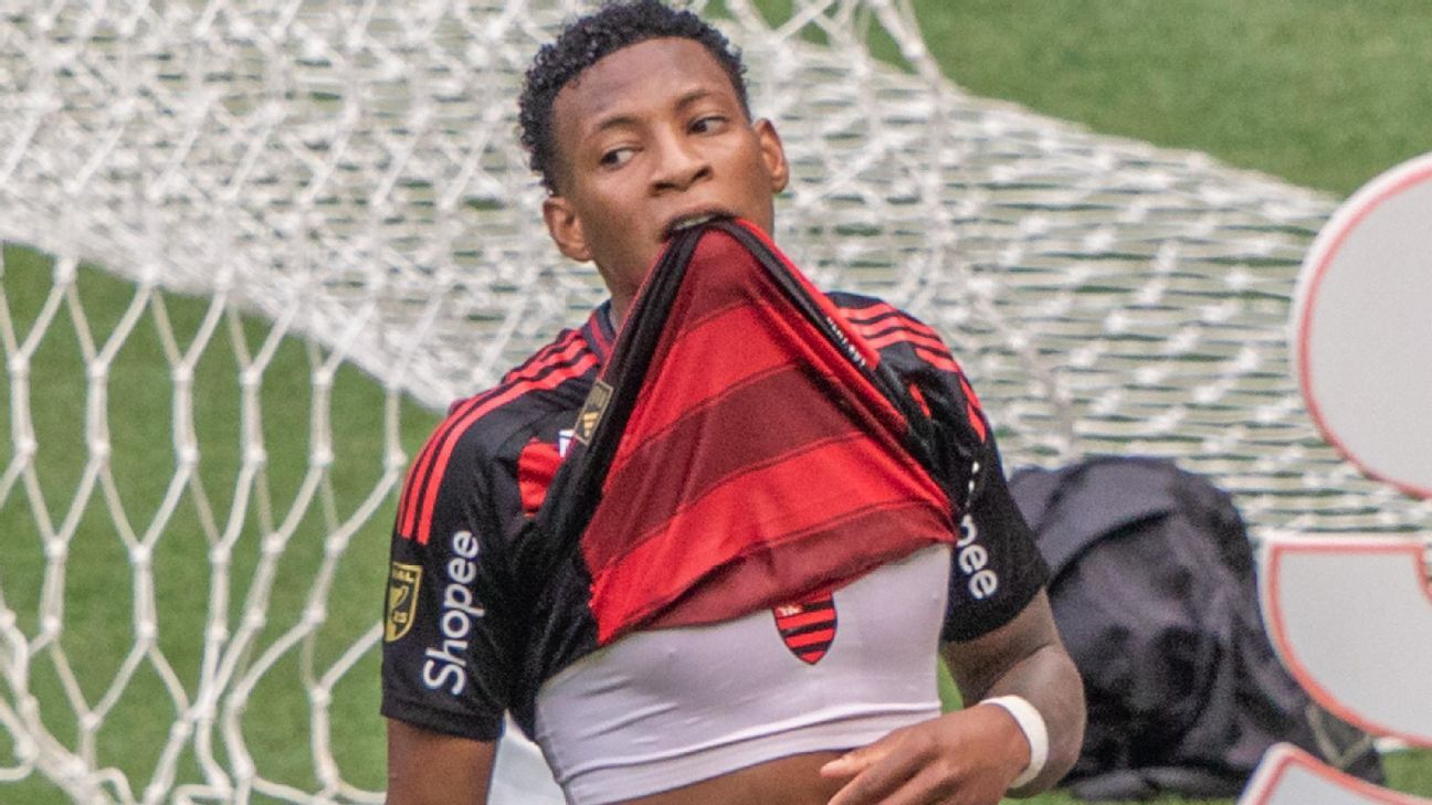 Plata retorna ao Flamengo machucado após desconvocação polêmica da seleção equatoriana