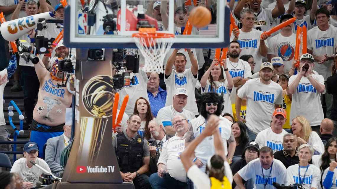 OKC superfan Thundor distracting a player