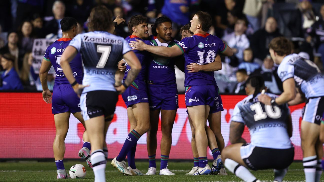 Warriors put Sharks to slaughter in heavy NRL win