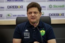 Cuiabá sofre transfer ban, e presidente desabafa após relembrar dívidas de Corinthians, Santos e outros: 'Sistema sem mérito'