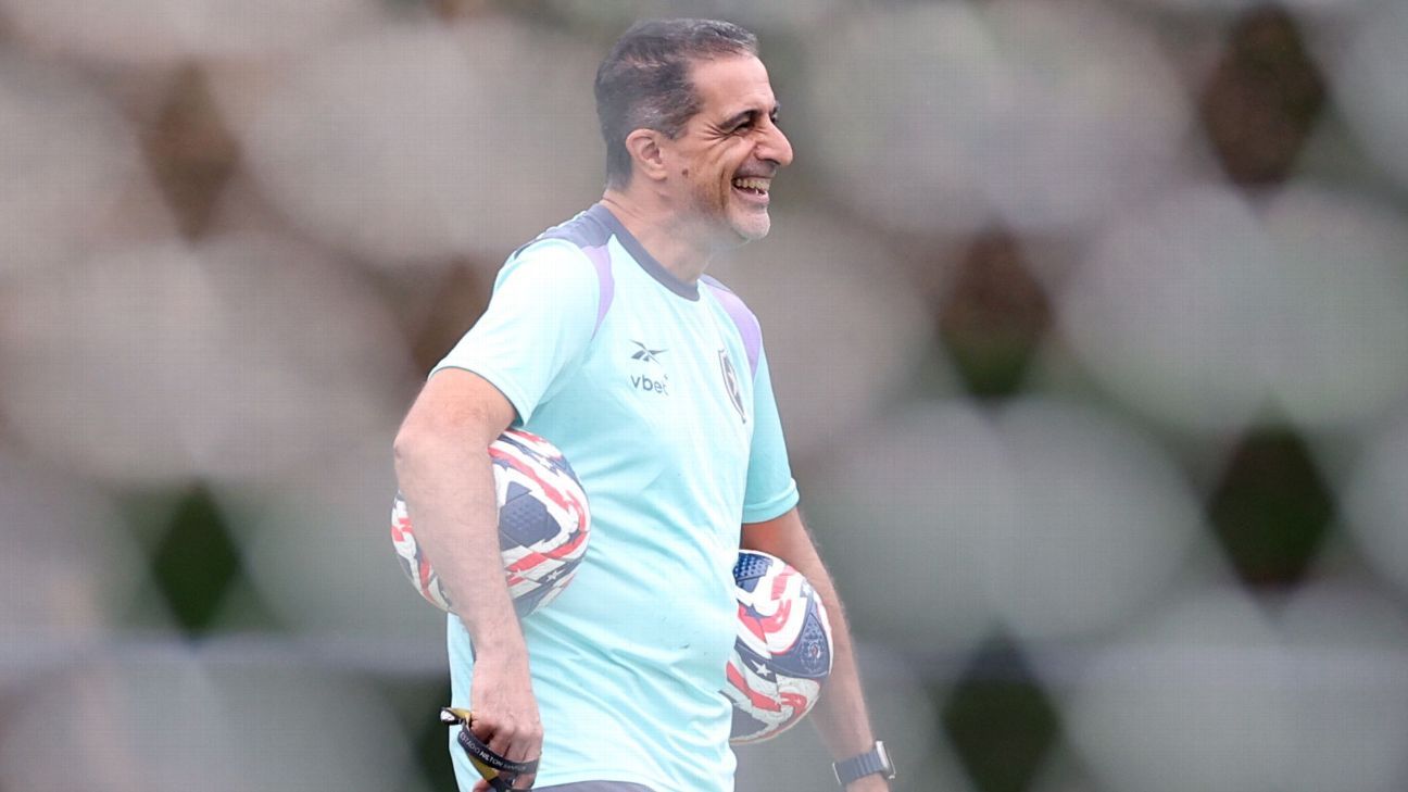 Ainda sem Savarino, Renato Paiva esboça time titular do Botafogo para estreia no Mundial de Clubes