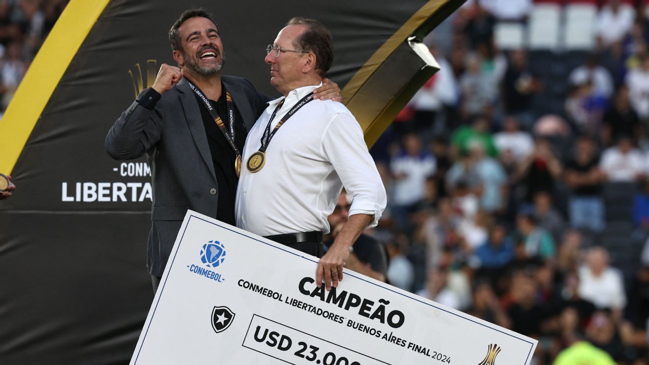Textor volta a rebater Artur Jorge sobre saída do Botafogo e fecha portas: 'Não volte e faça revisionismo da história'
