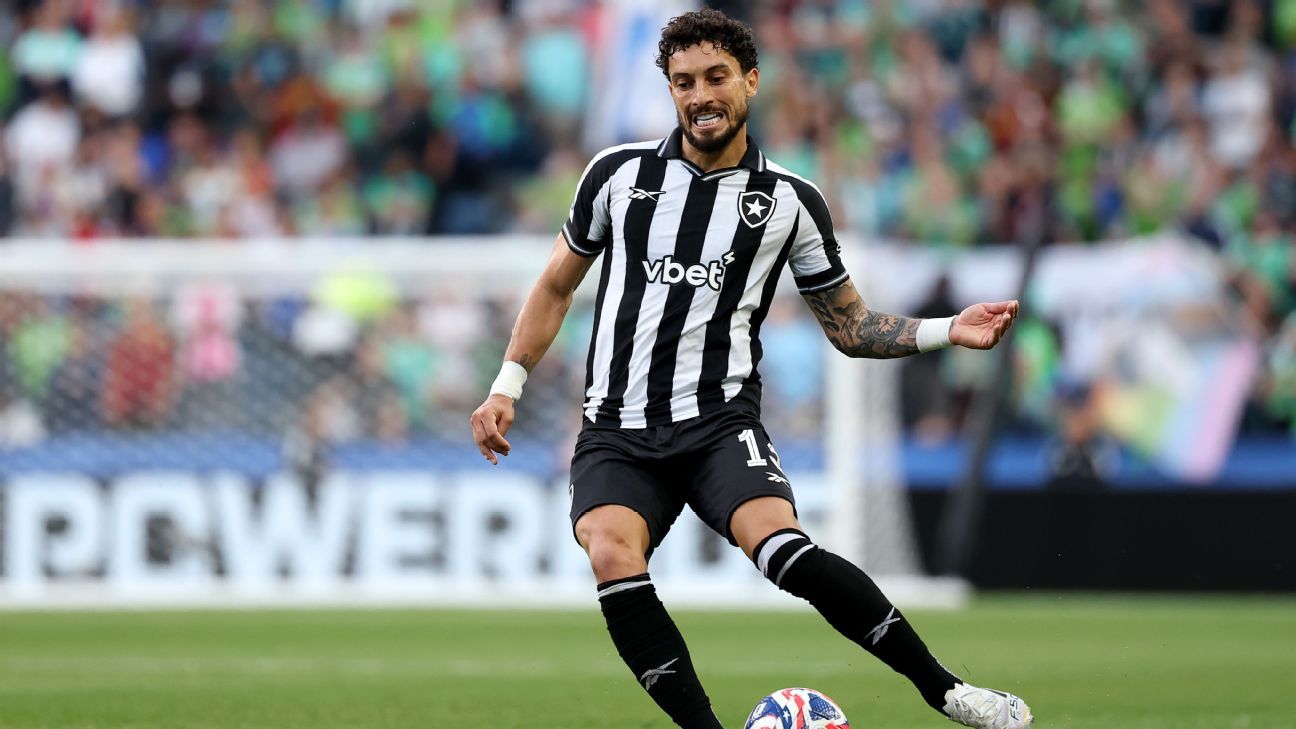 Alex Telles diz que PSG x Botafogo é sonho e desabafa sobre brasileiros no Mundial: 'Não sei qual a surpresa'