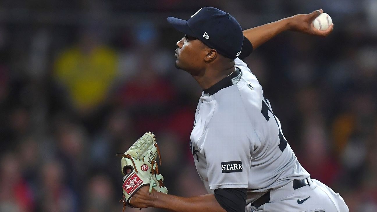 Yankees place RHP de los Santos (elbow) on IL