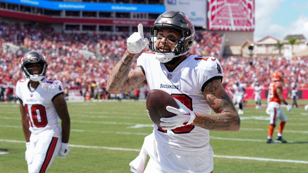 Betting NFL milestones: Mike Evans and Derrick Henry chasing down history