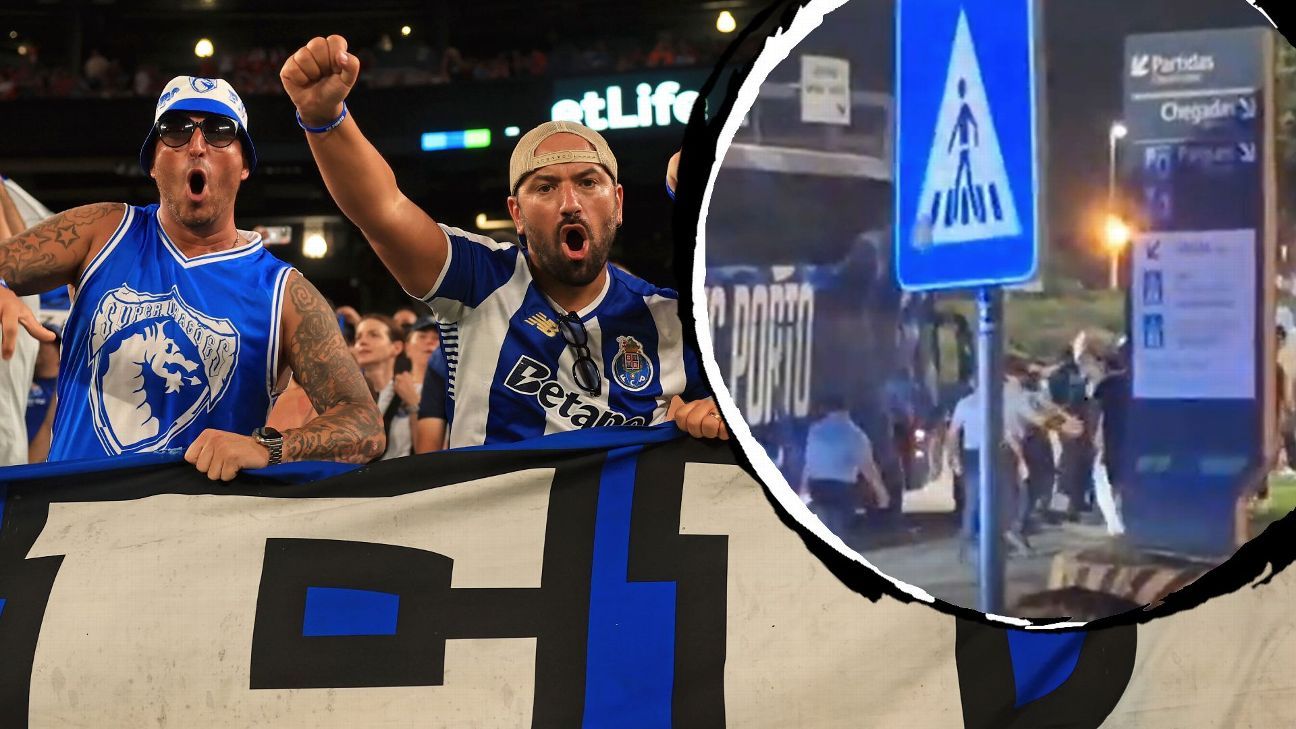 Protesto de torcedores do Porto após vexame no Mundial de Clubes do Brasil.