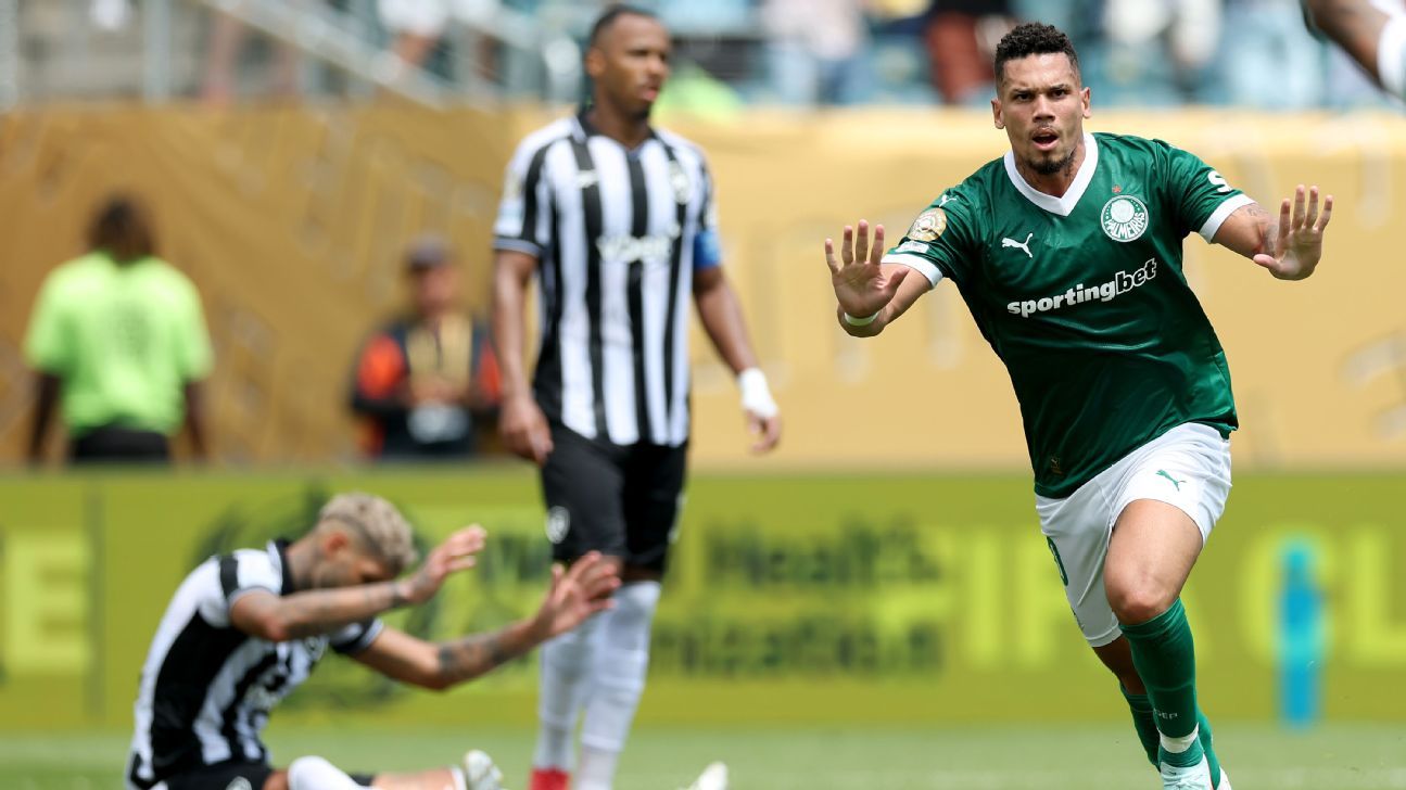 Paulinho destaca-se e Palmeiras supera Botafogo, avança para quartas do Mundial de Clubes