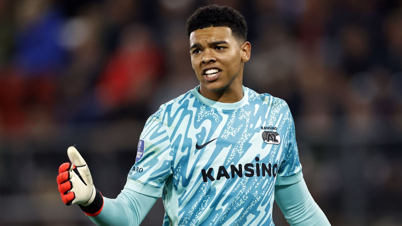 AZ weer terug naar vier verdedigers, Echteld houdt tegen Sparta Praag vertrouwen in Owusu-Oduro