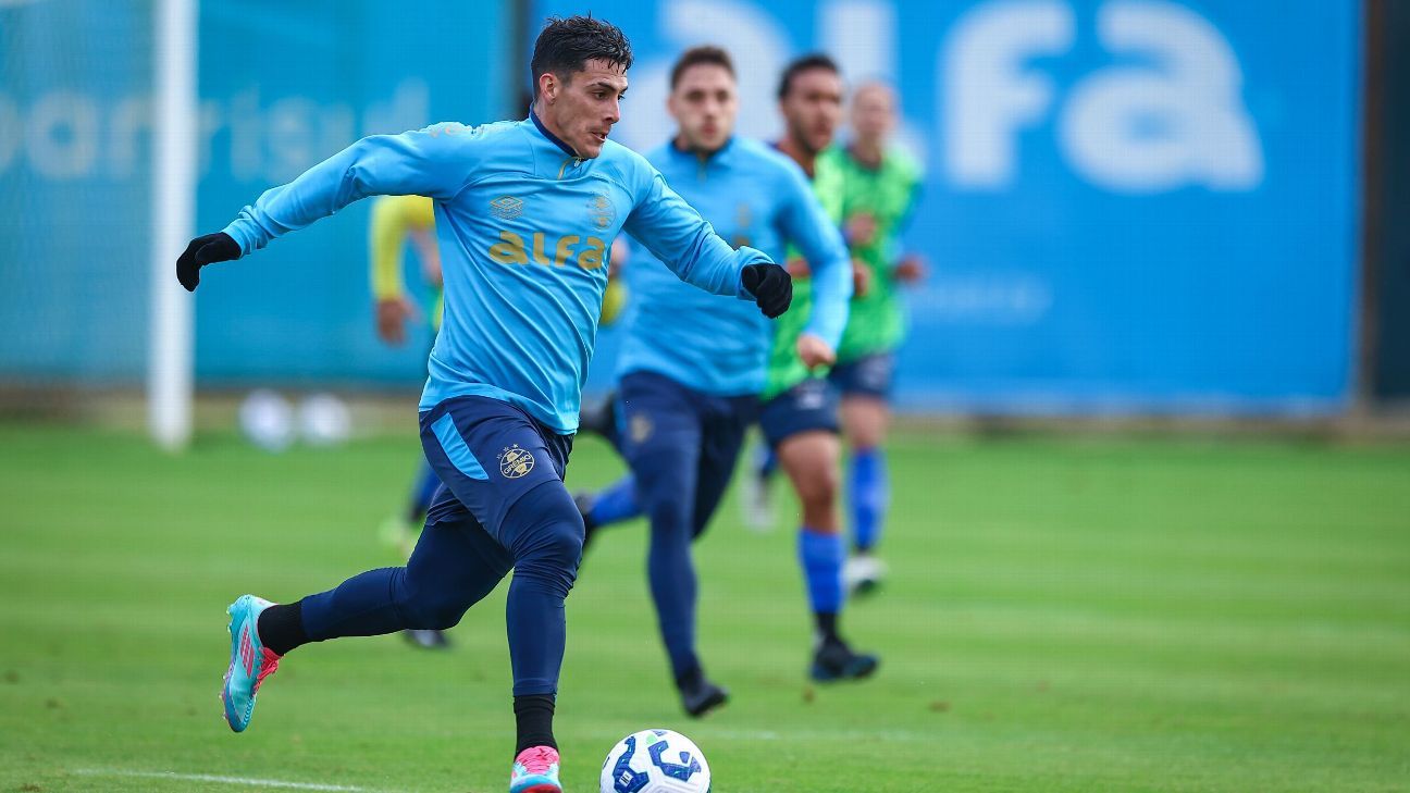 Grêmio busca reforços após Mundial e aguarda proposta por Pavón.