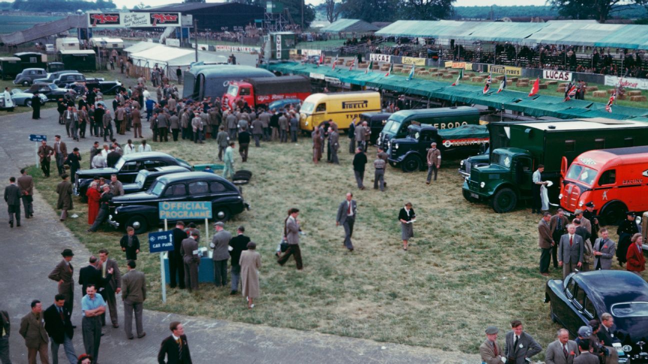 Paddock de Silverstone en 1951