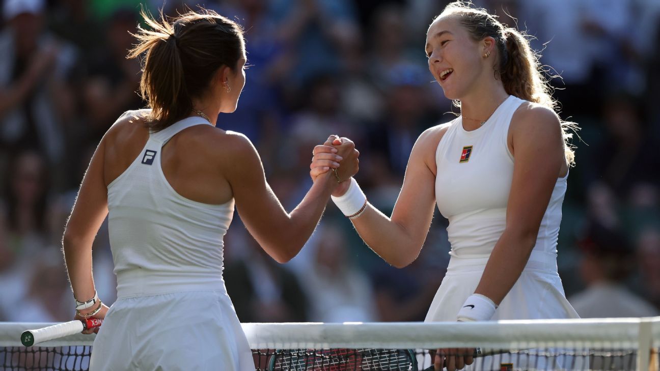 Navarro falls to Andreeva, who is last to realize