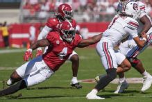 Alabama starting LB Russaw out indefinitely with broken foot