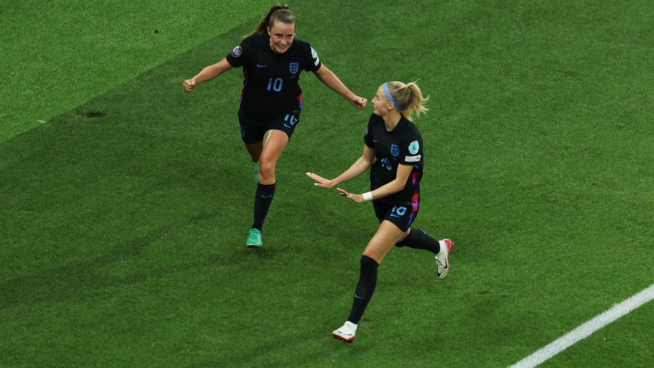 England claim another dramatic win, oust Italy to reach final