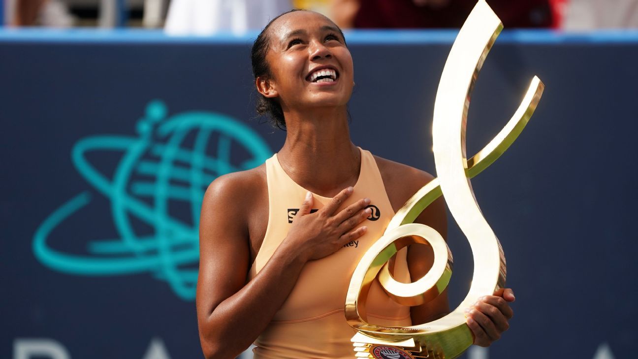 Leylah Fernandez celebra su victoria en el DC Open.