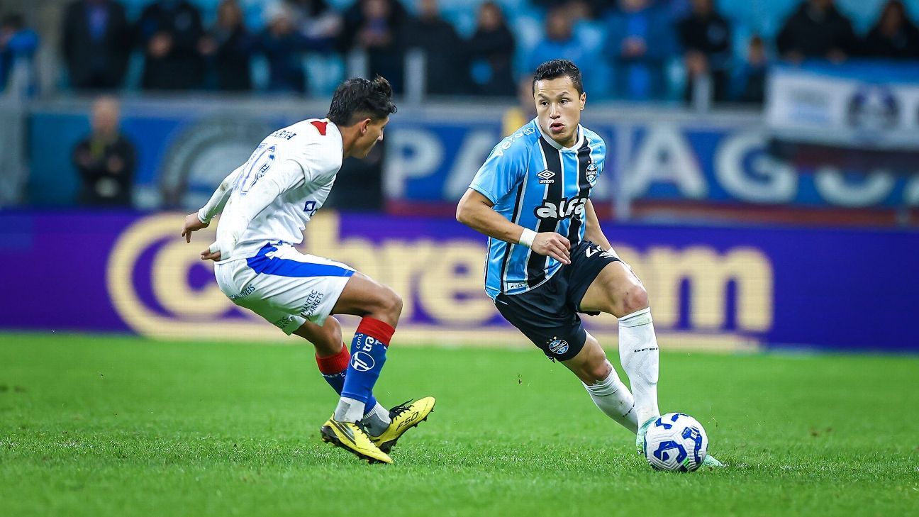 Marlon revela esforços diários para contratar Róger Guedes para o Grêmio
