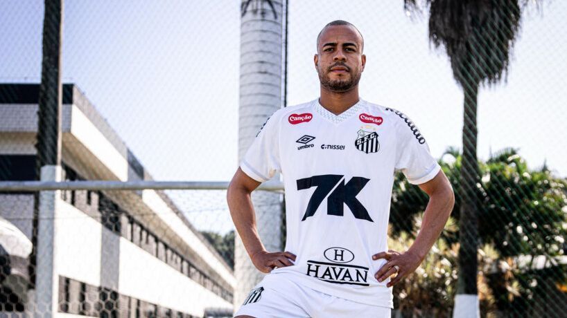 Santos contrata lateral Mayke, ex-Palmeiras para reforçar equipe no Campeonato Brasileiro.