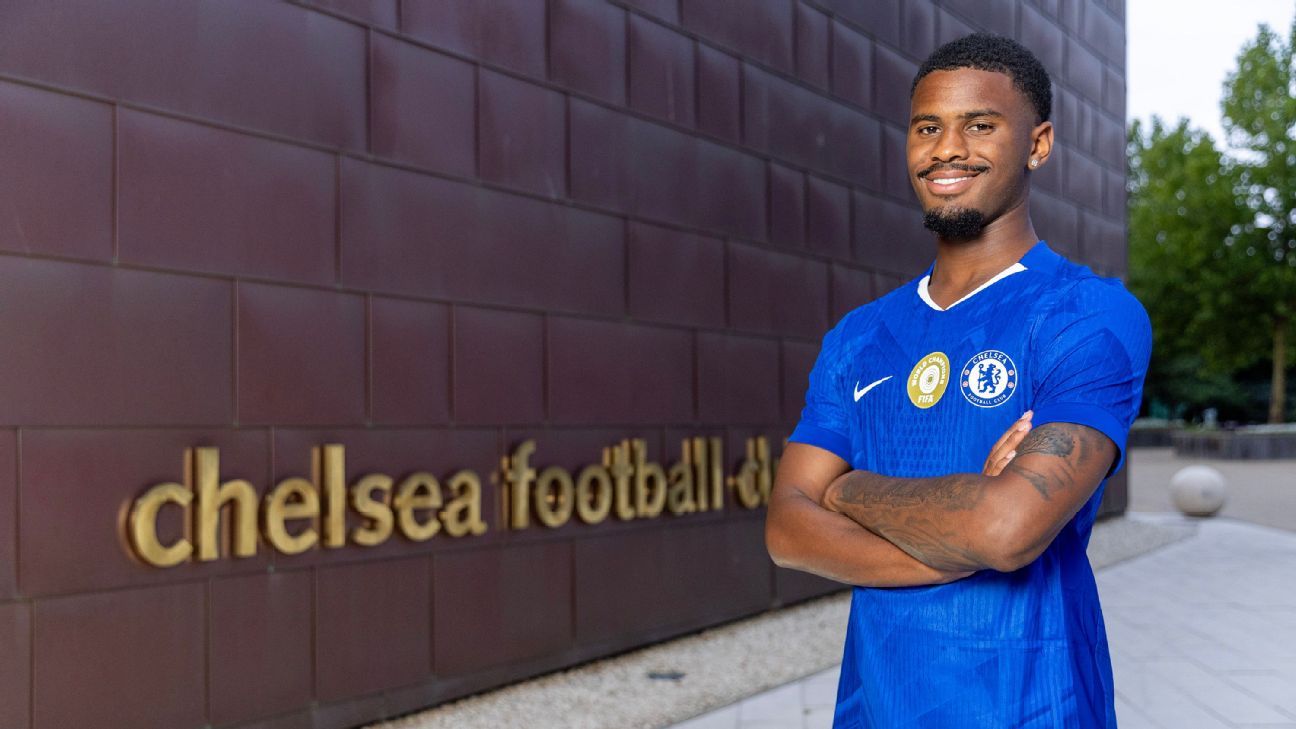Chelsea sign highly rated Ajax defender Jorrel Hato