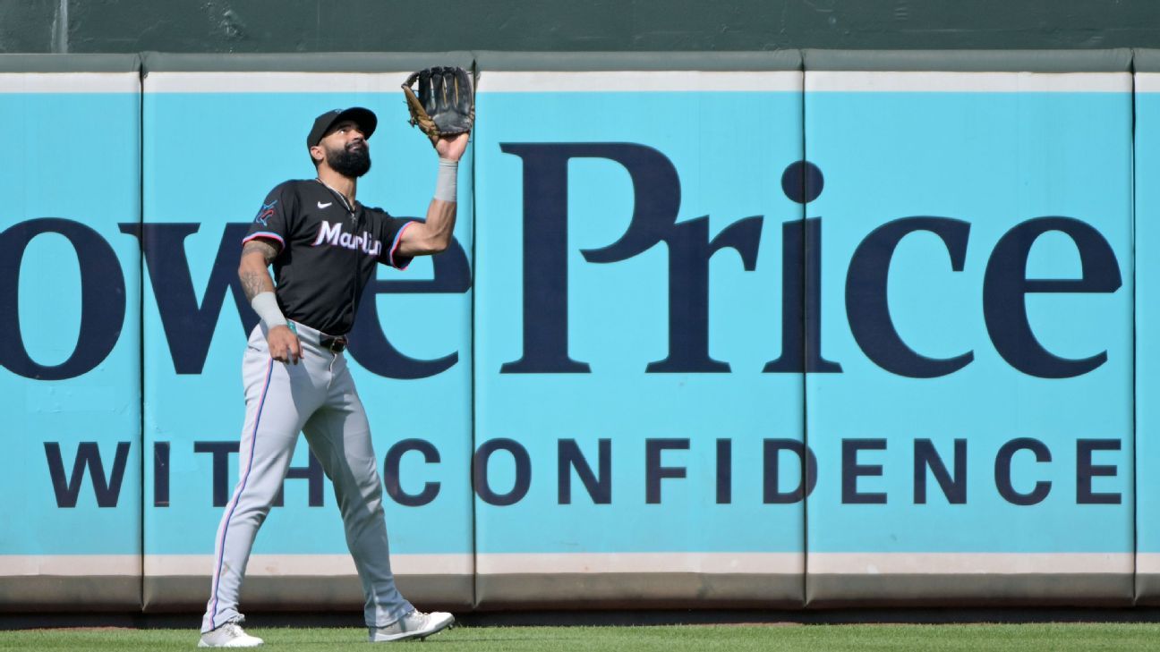 Hill (finger) back for Marlins after 2-week absence