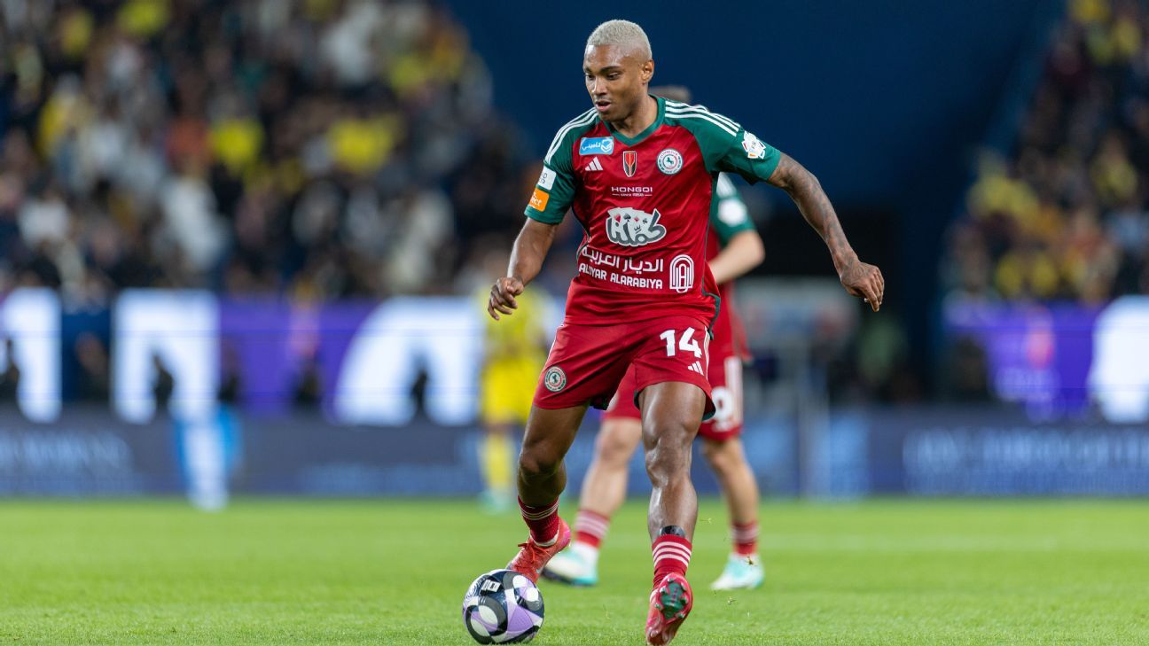 Vitinho faz exames médicos no Corinthians e fica próximo de ser reforço para Dorival Júnior