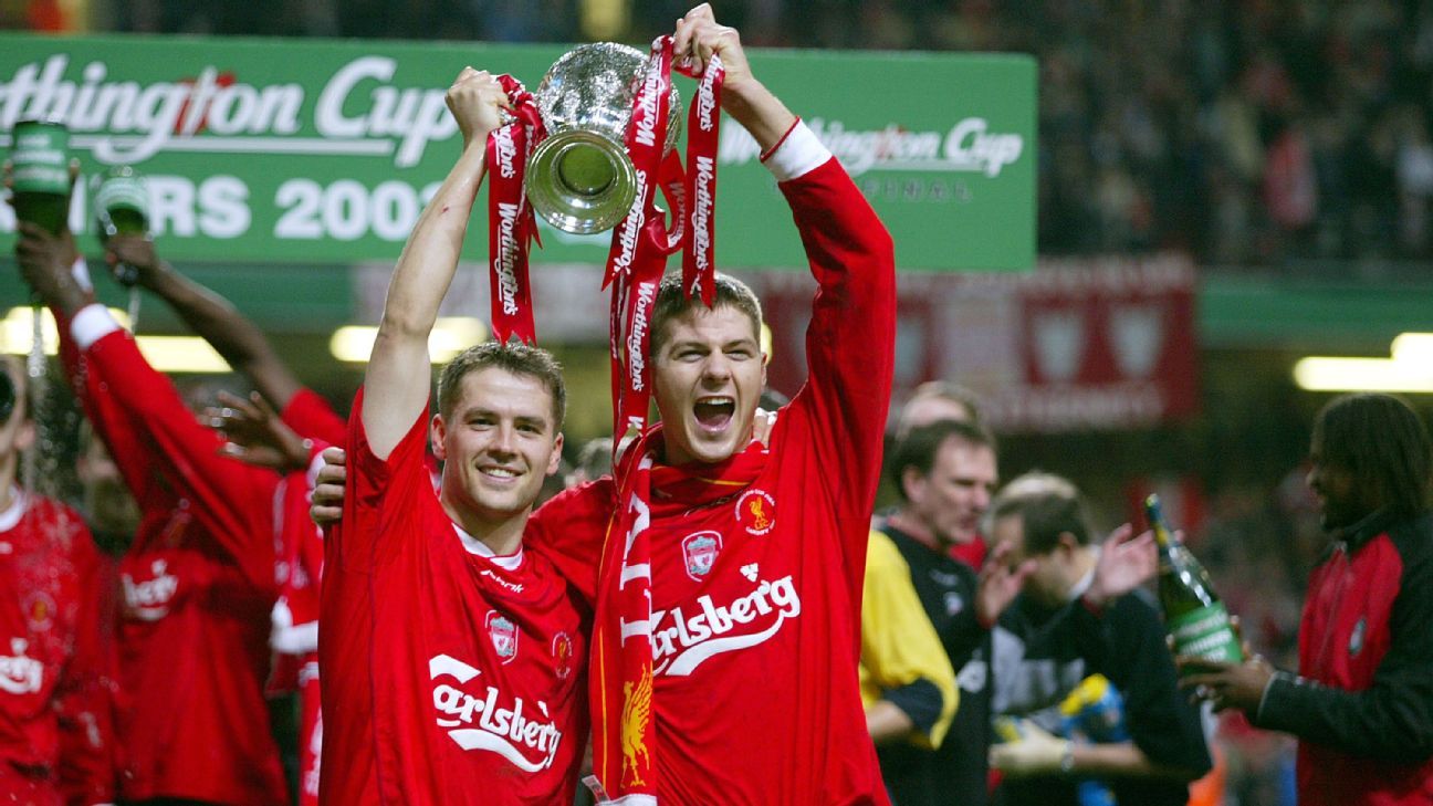 Steven Gerrard y Michael Owen