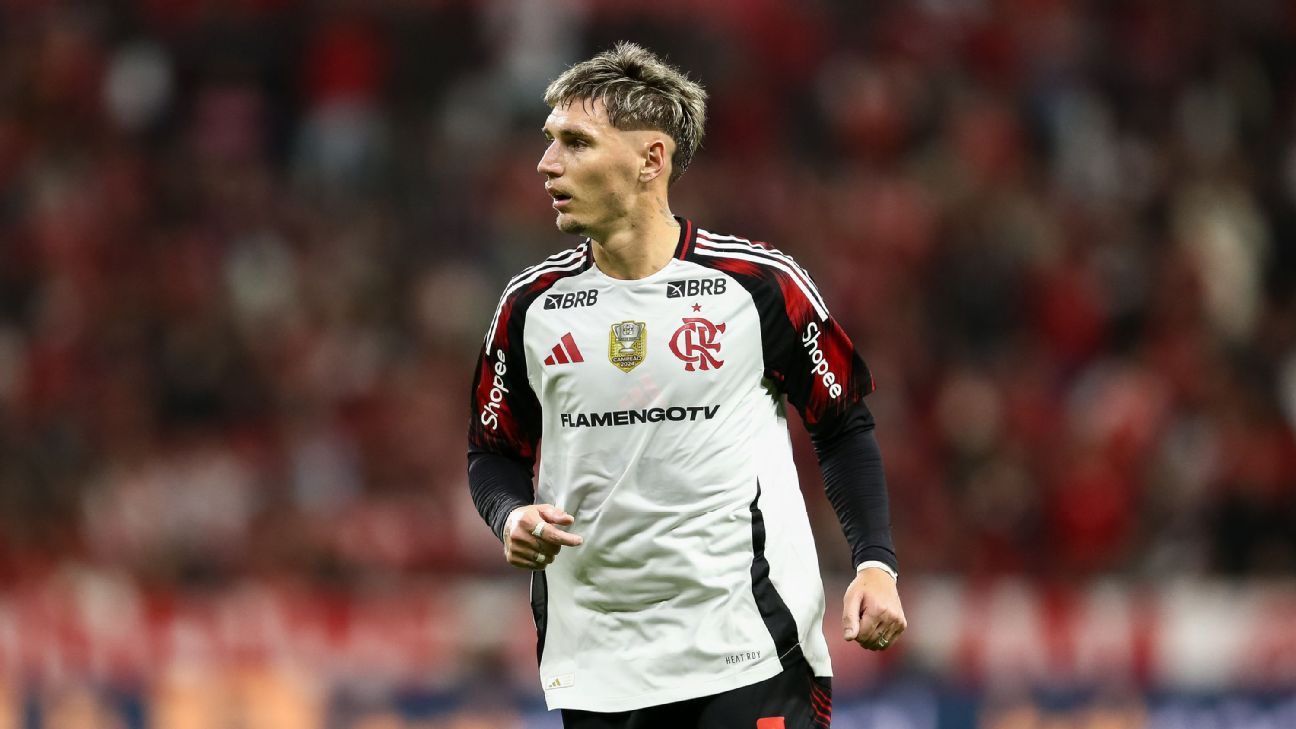 Flamengo mantém uniformes diferentes no jogo contra o Inter por falta de patrocínio