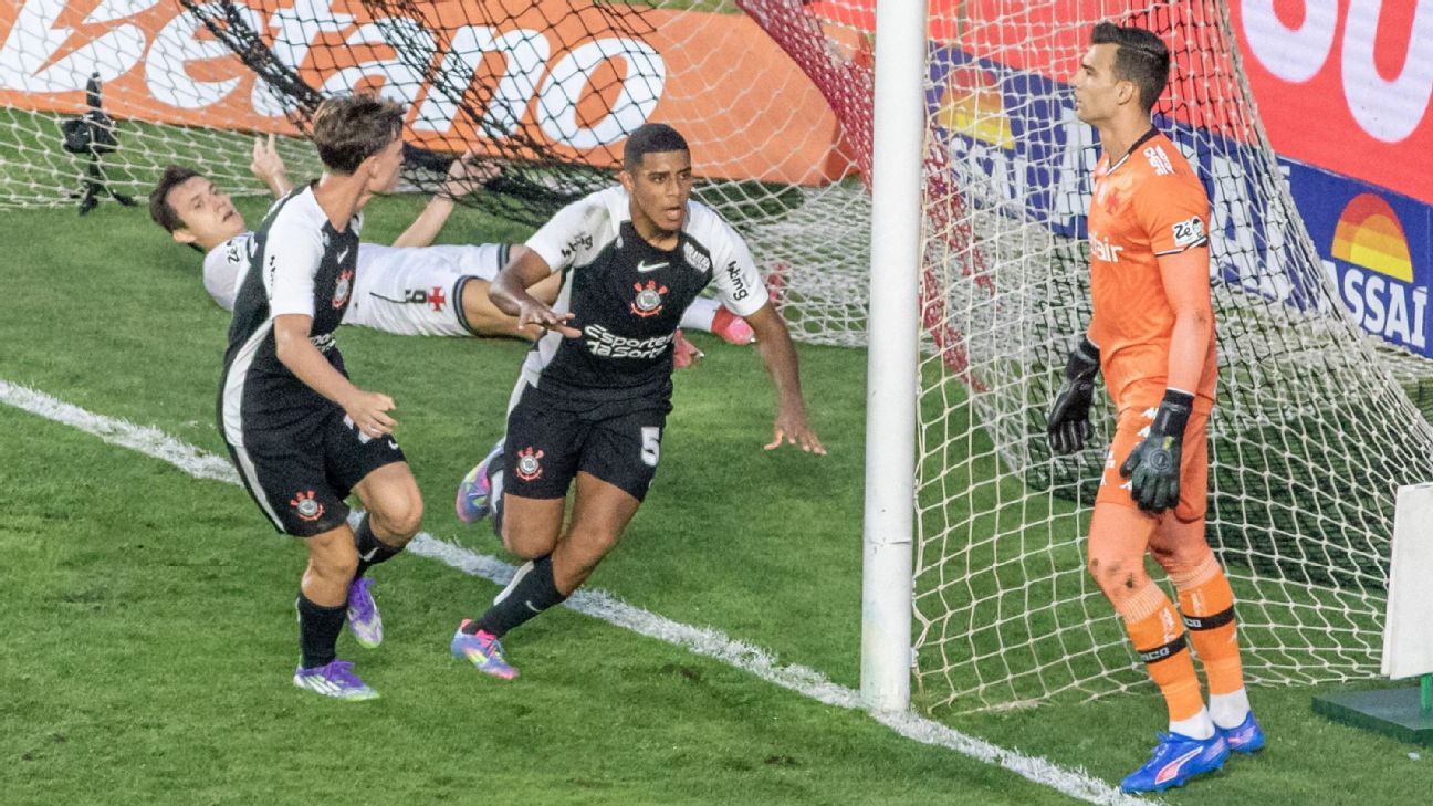 'Crias do Terrão' resolvem, Corinthians vence Vasco em São Januário e encerra jejum no Brasileirão