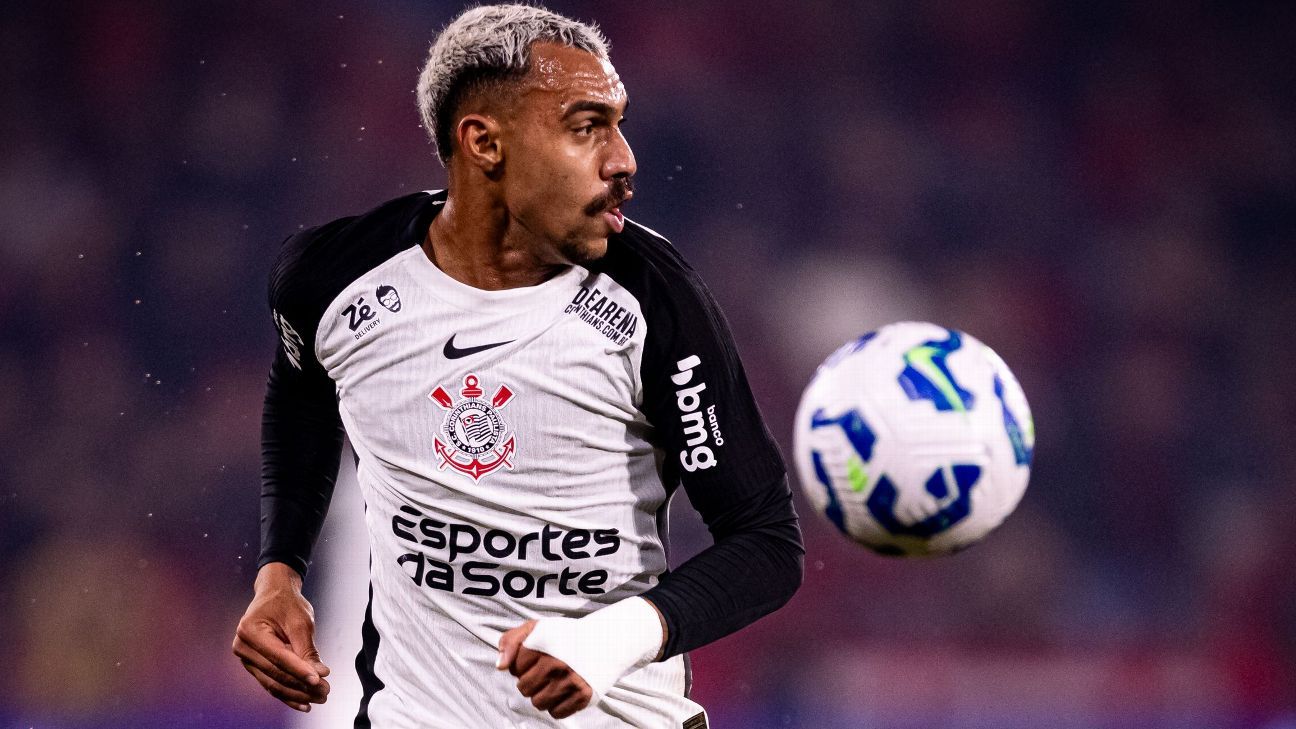 Dorival admite preocupação sobre Matheuzinho e faz pedido à torcida do Corinthians sobre Félix Torres
