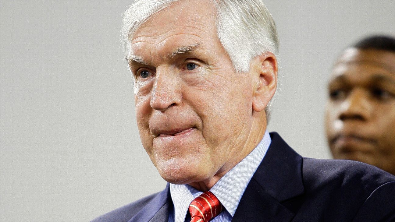 Jordan, champion with Alabama, Cowboys, dies