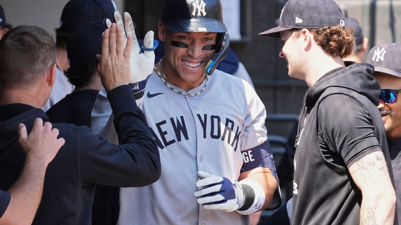 Judge ties Berra on Yankees' career HRs list