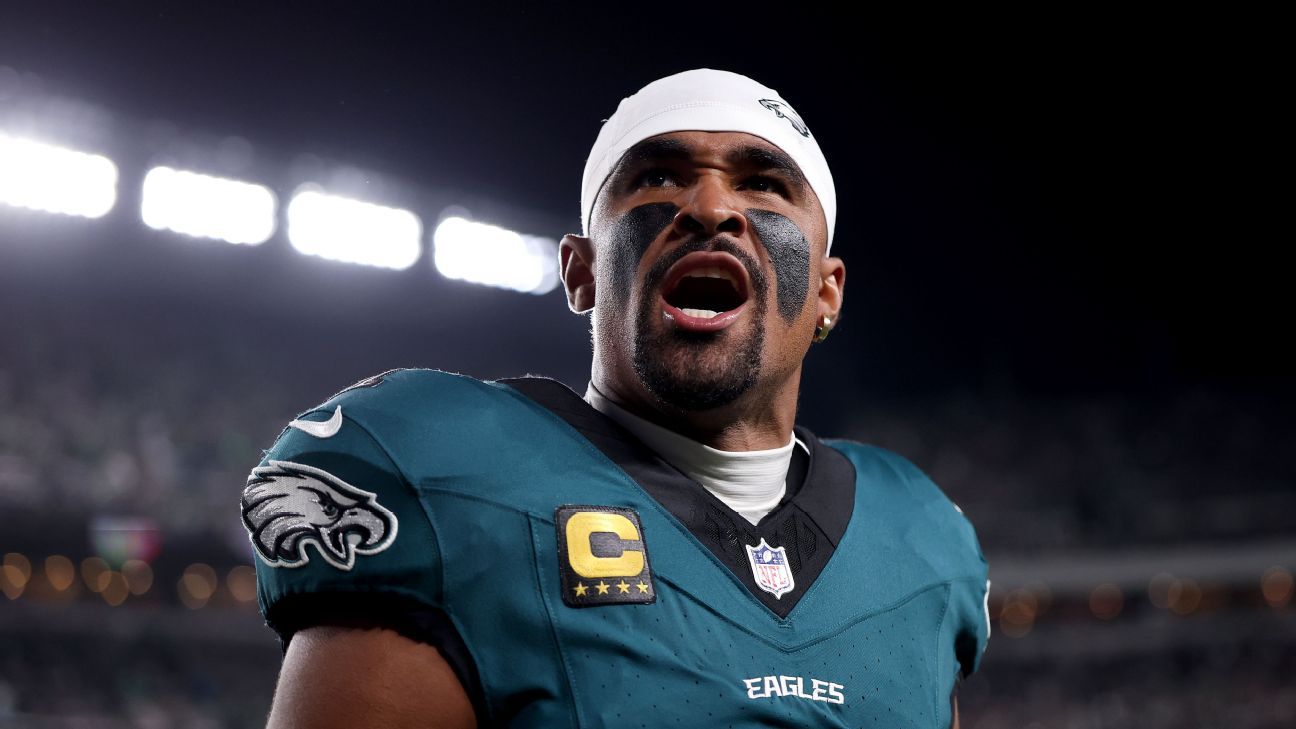 Follow live: Cowboys, Eagles amid scoring onslaught in tight NFC East showdown
