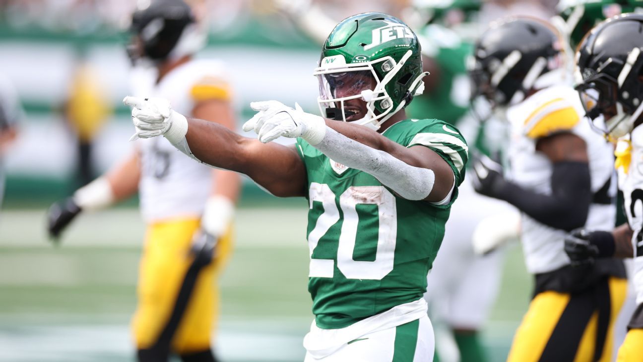 Image for article Were Chiefs close to a trade deadline deal for RB Breece Hall?