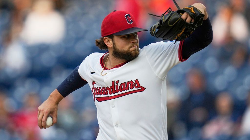 Cecconi loses no-hit bid in 8th as Guardians roll
