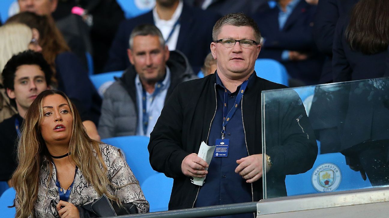 Tribute to Ricky Hatton: Boxing Legend Honored in Manchester Derby