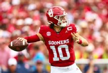 Oklahoma QB John Mateer says surgery on broken hand a success