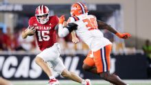 Betting buzz: Indiana's Mendoza new Heisman favorite after Mateer injury