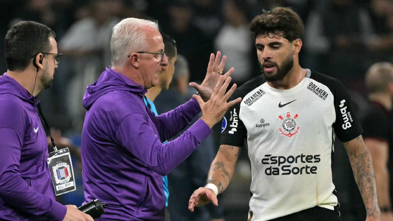 Dorival diz que Yuri Alberto 'com certeza não treinou cavadinha' e lembra erro de Memphis no passado: 'Deveria ser lição para nós'