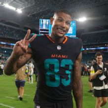 Source: Panthers add to TE room with Darren Waller deal