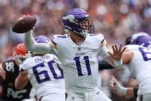 Vikings bring back Carson Wentz, adding to QB depth