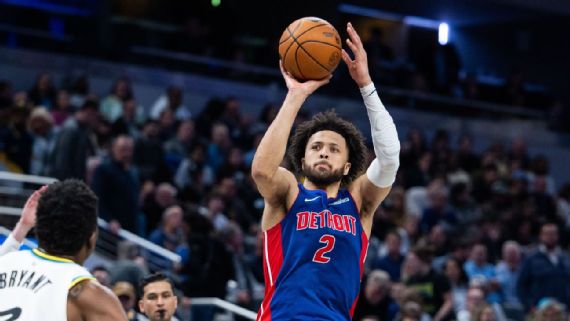 Cade Cunningham jugando baloncesto