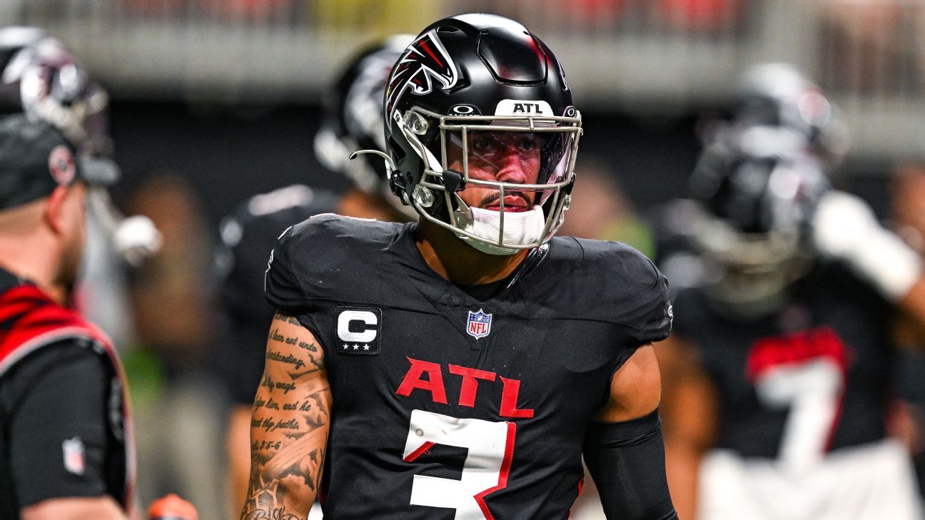 Watching game tape with Jessie Bates III: How the Falcons' star safety gains an advantage on opponents