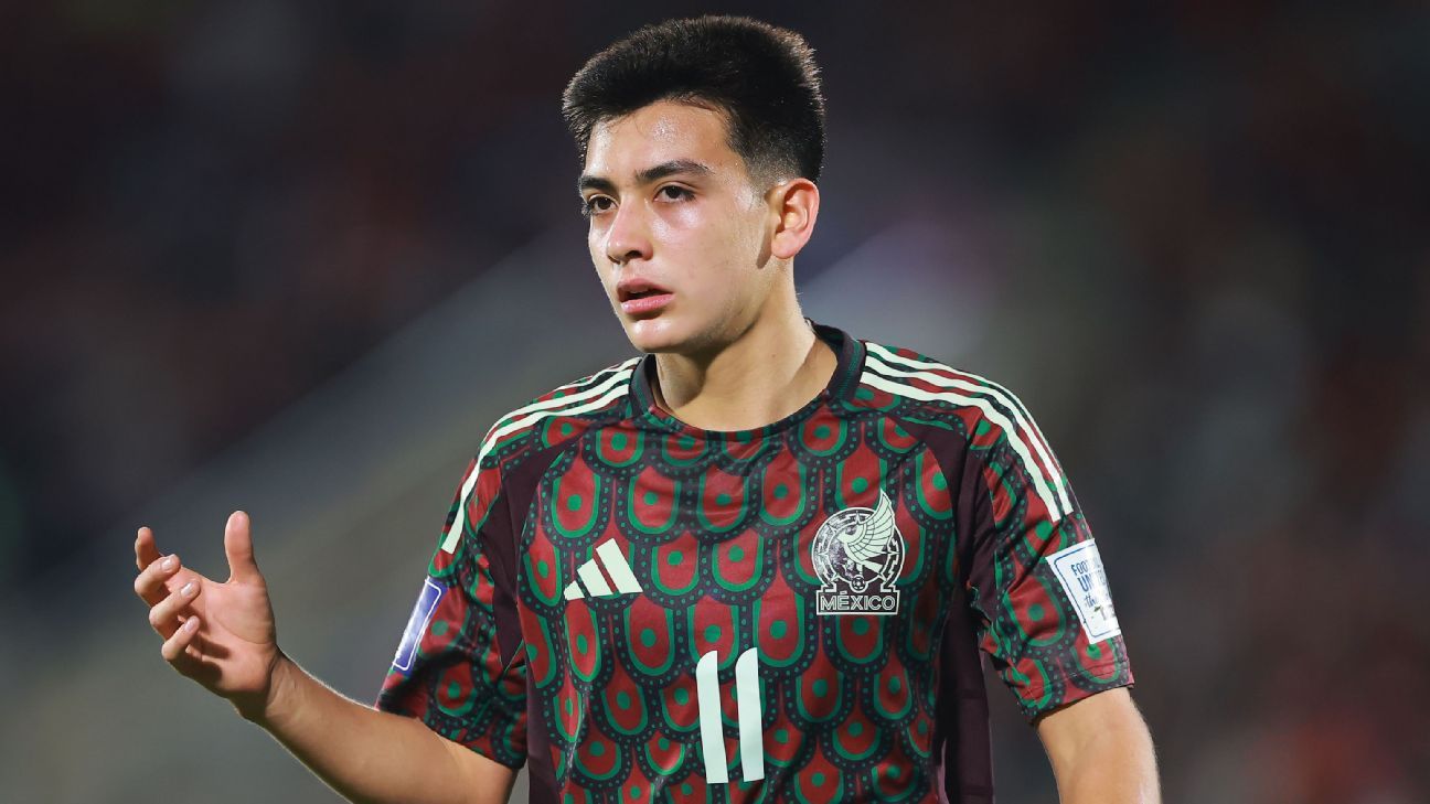 Barcelona scouted Gilberto Mora at the U20 World Cup in Chile.