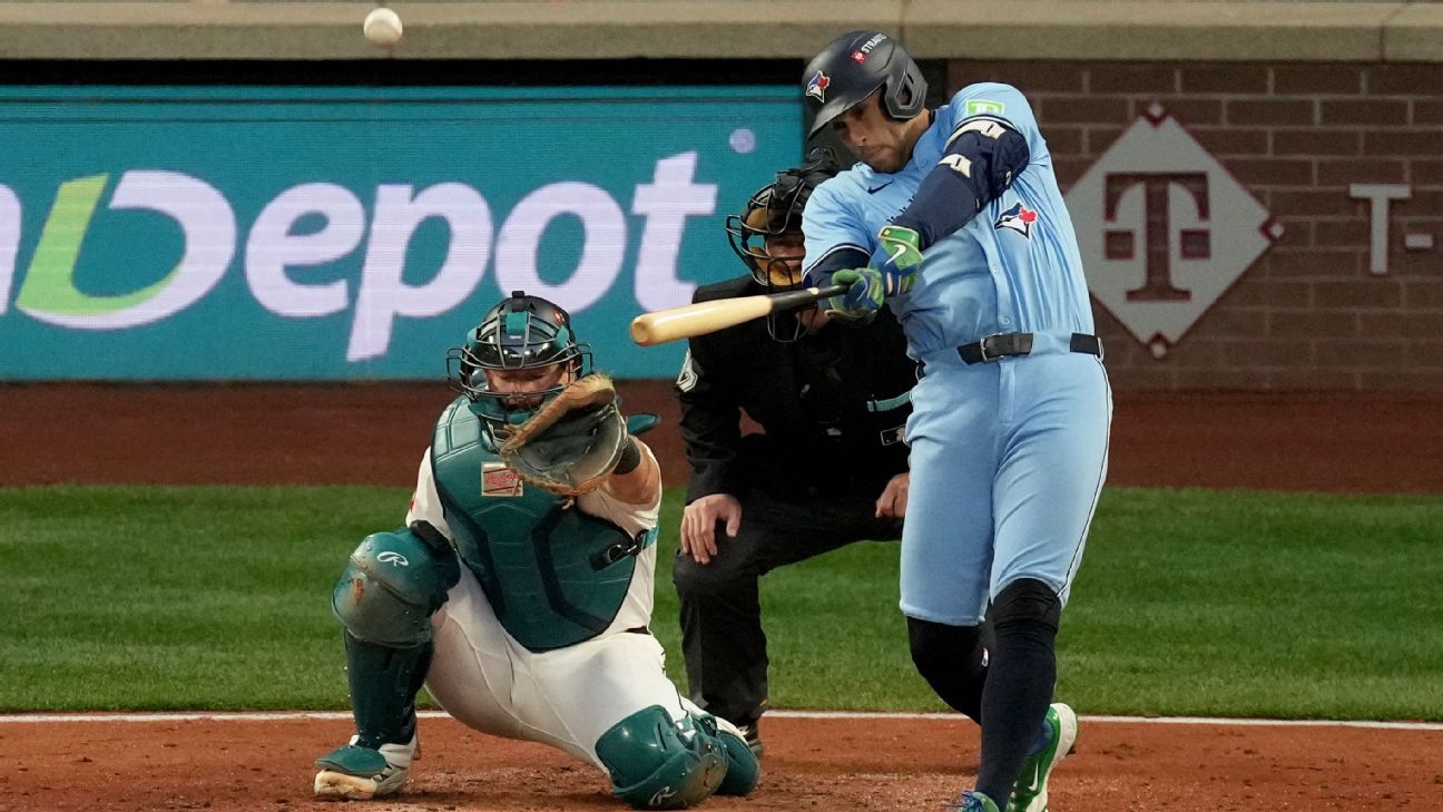 Jays find offense, hit 5 HRs in Game 3 rout of M's