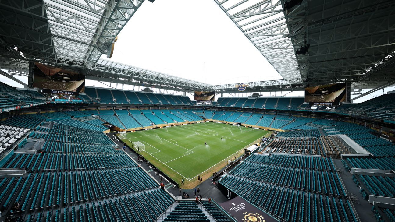 Villarreal critica a LaLiga por cancelar partido en Miami ante Barcelona 1 Partido de LaLiga entre Barcelona y Villarreal en el Hard Rock Stadium de Miami
