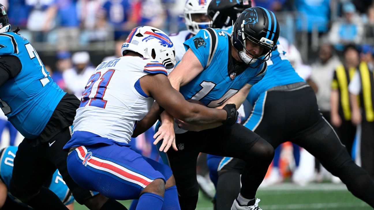 Bills DT Ed Oliver exits game vs Panthers with biceps injury