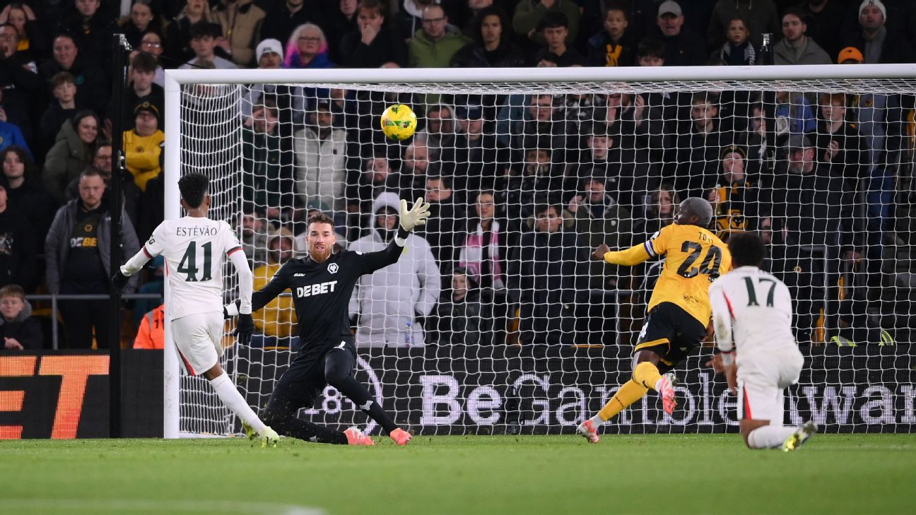 Estêvão marca na estreia da Copa da Liga e agora tem gols em todos os torneios que disputou no Chelsea
