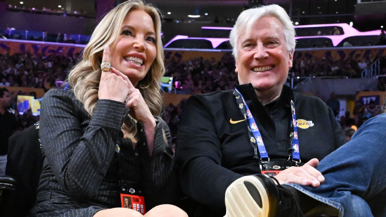 NBA aprova venda dos Lakers para bilionário