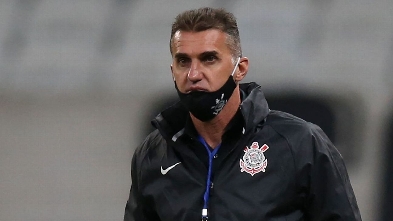 Quantos treinadores Corinthians teve após demitir Mancini e como técnico do Bragantino se saiu nos reencontros com ex-clube