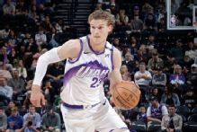 Sources: Jazz F Markkanen out at least 2 weeks with hip injury