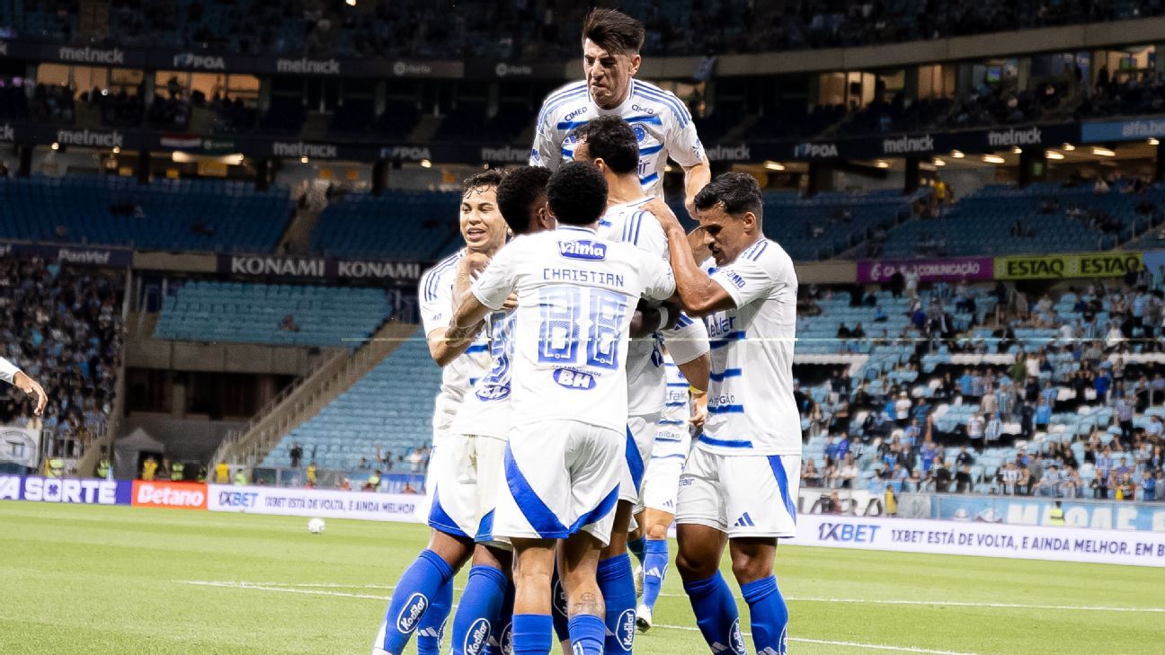 Cruzeiro vence Grêmio, mantém invencibilidade e segue na briga pelo título.